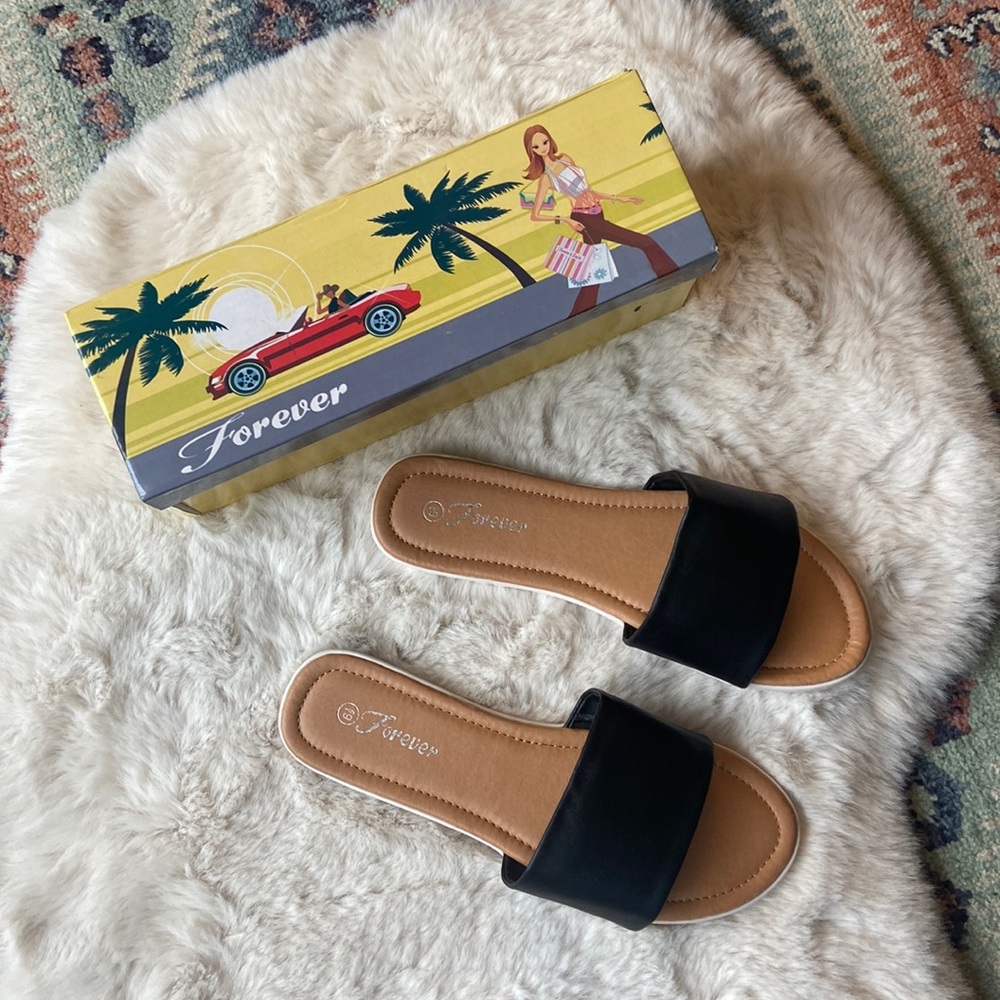Forever 21 black sandal slides vegan leather basic minimalist resort wear 6.5